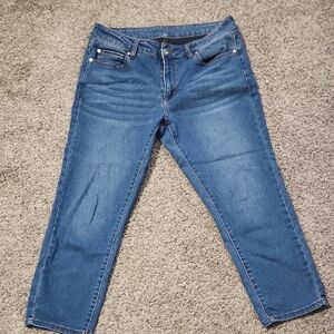 Blue Cropped Jeans with Medium Wash